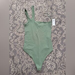 NWT A&F Seamless Single Strap Bodysuit (M)
